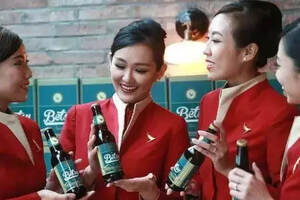 聽說以后飛機上可以邊玩手機或邊喝啤酒了？