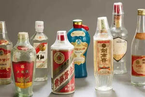 10塊錢在80年代能買到幾瓶名酒？