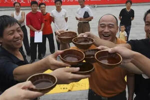 山東人年初一喝什么酒？首選并非蘭陵景芝，而是這5款外地酒