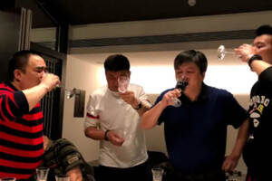 喝酒頭疼怎么緩解？讓酒鬼老婆傳授你幾招，常飲酒的應該學學