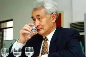 白酒有酸味不能喝？酒廠小伙道出了答案，看完感覺長知識了