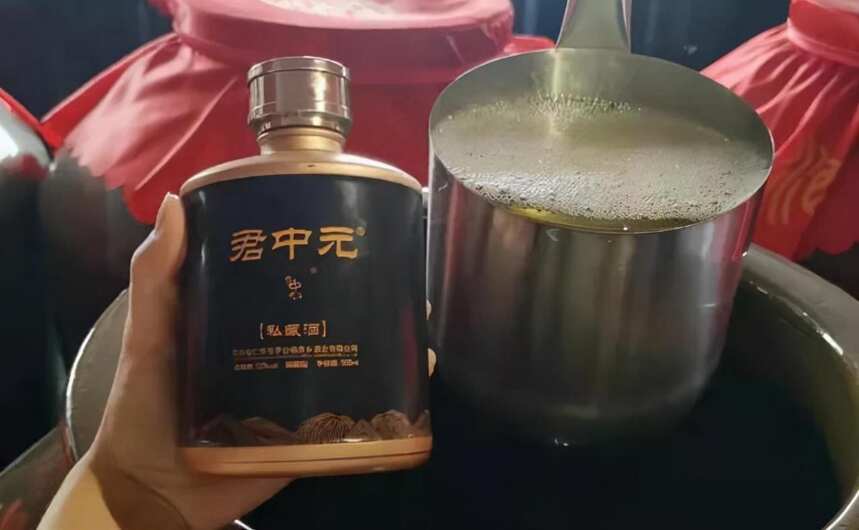 喝白酒，瓶身帶有“這個記號”，就是酒精勾兌酒，少喝