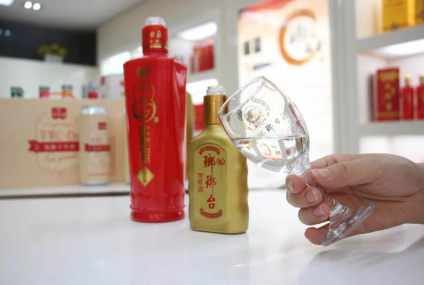 酒量再好，也別碰這5大烈酒，否則怎么“倒的”都不知道