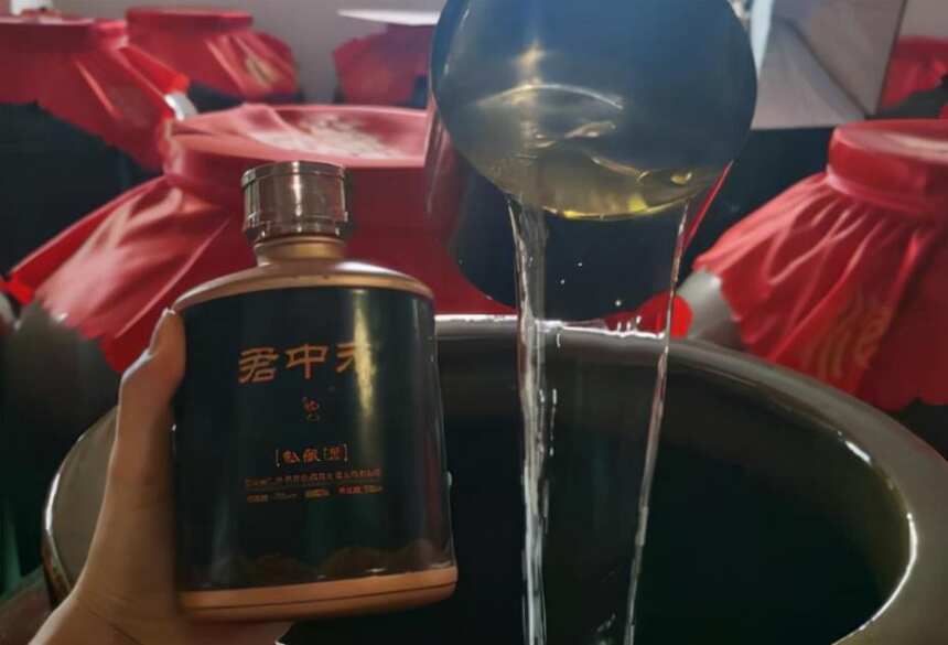 純糧酒和酒精酒到底有啥區別？行家：可別亂喝，喝錯了容易鬧笑話