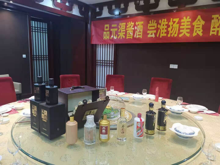 茅臺鎮不貼標簽的白瓶酒，也叫裸瓶酒，能喝嗎？