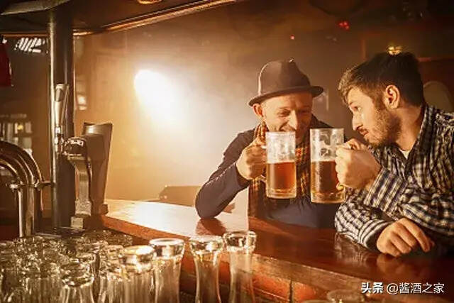 一句兄弟有多重？我先干了這杯酒。