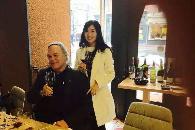 中國大陸首位斬獲WSET 4級證書的90后美女，她是劉溪！