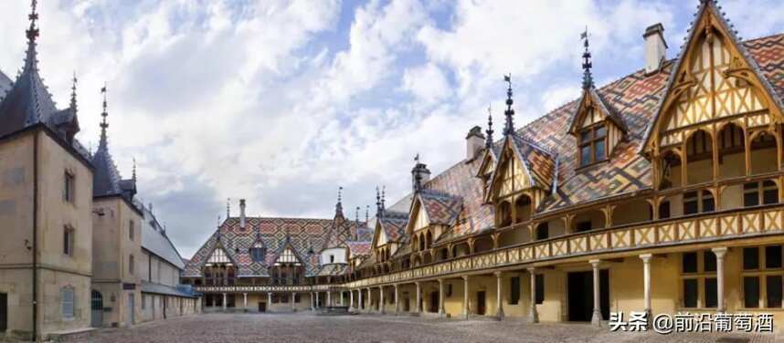 法國葡萄酒色彩繽紛的榮耀，伯恩慈善醫院（HOSPICES DE BEAUNE）