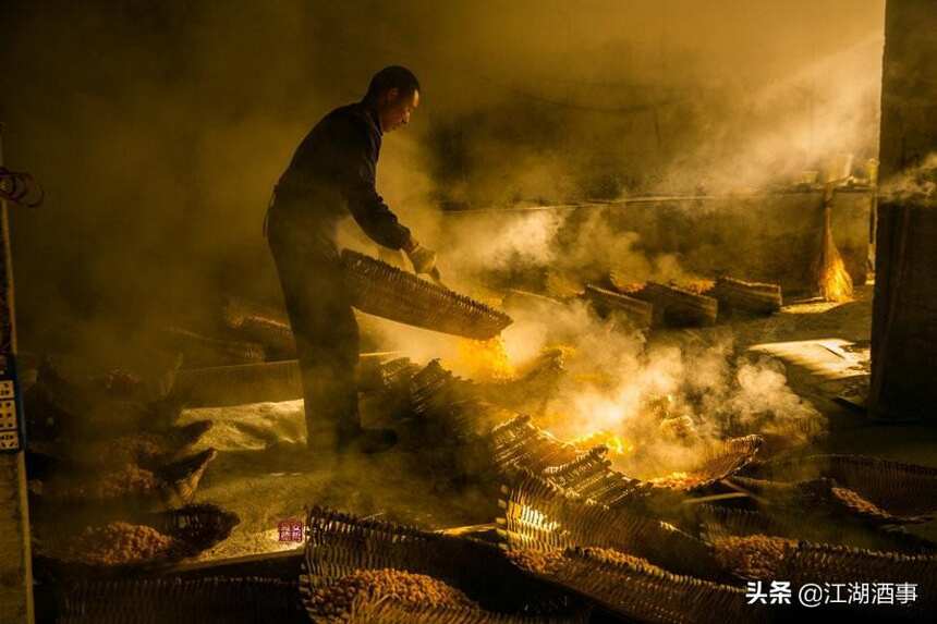 河南現狀：本地人開的蜜雪冰城火到出圈，當地的白酒卻沒人愛喝