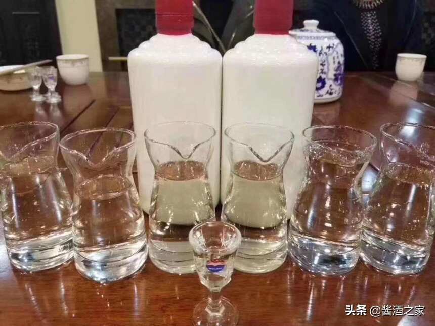 喝醬香型白酒的19大好處！（醬粉必看）