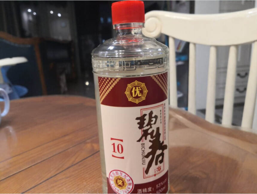 同學聚會因為帶“廉價酒”引發群嘲，結局令人舒適