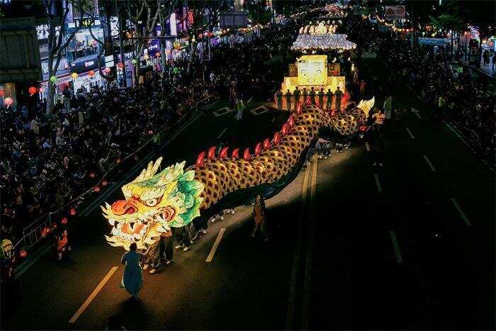 韓國“燃燈會”申遺成功！網友嘲諷：一直被模仿，又一個端午祭