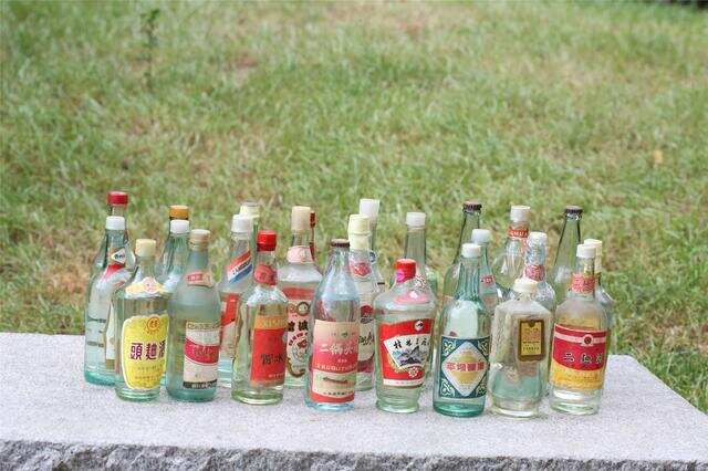 20多瓶老酒你喝過十瓶算你厲害