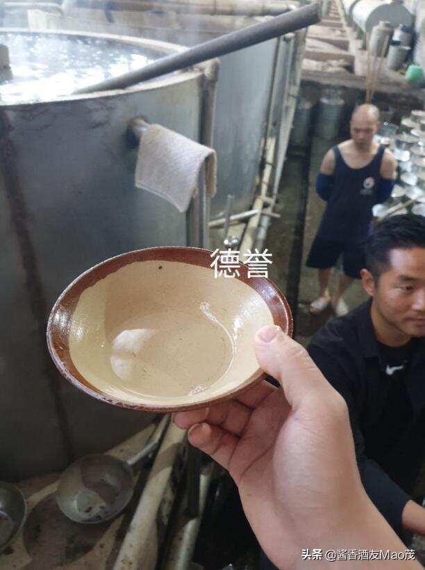 茅臺鎮上100多的散酒可以跟哪些知名品牌酒相比？