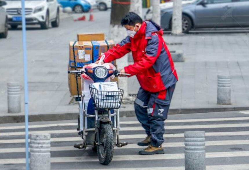 《成都酒商中秋“劫”》后續：防控升級，酒水訂單配送更難了