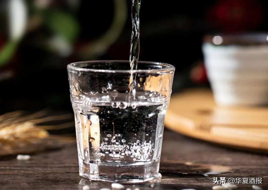 名酒渠道下沉壓力下，解決好這兩個矛盾或可突圍