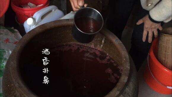 青紅酒是什么酒，福建特產黃酒顏色青紅口感極軟