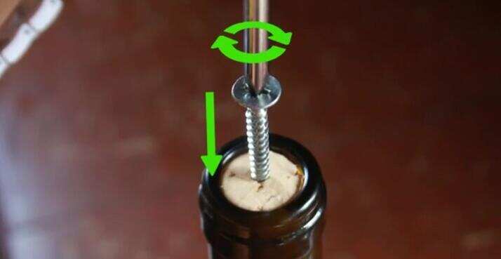 不用開瓶器打開紅酒瓶的5種方法