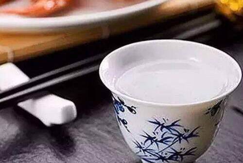 白酒中雜醇油是怎樣生成，怎么減少白酒中的雜醇油含量