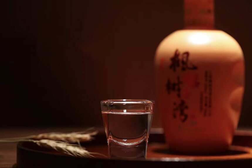 超市這3酒，看著像“貼牌酒”，實則是糧食酒，你喝過嗎？