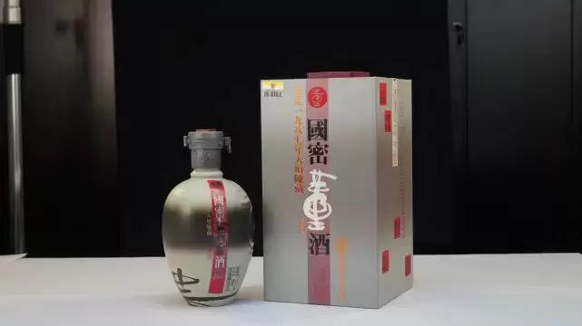 關于白酒的歷史故事（白酒品牌的小故事，酒桌談資）