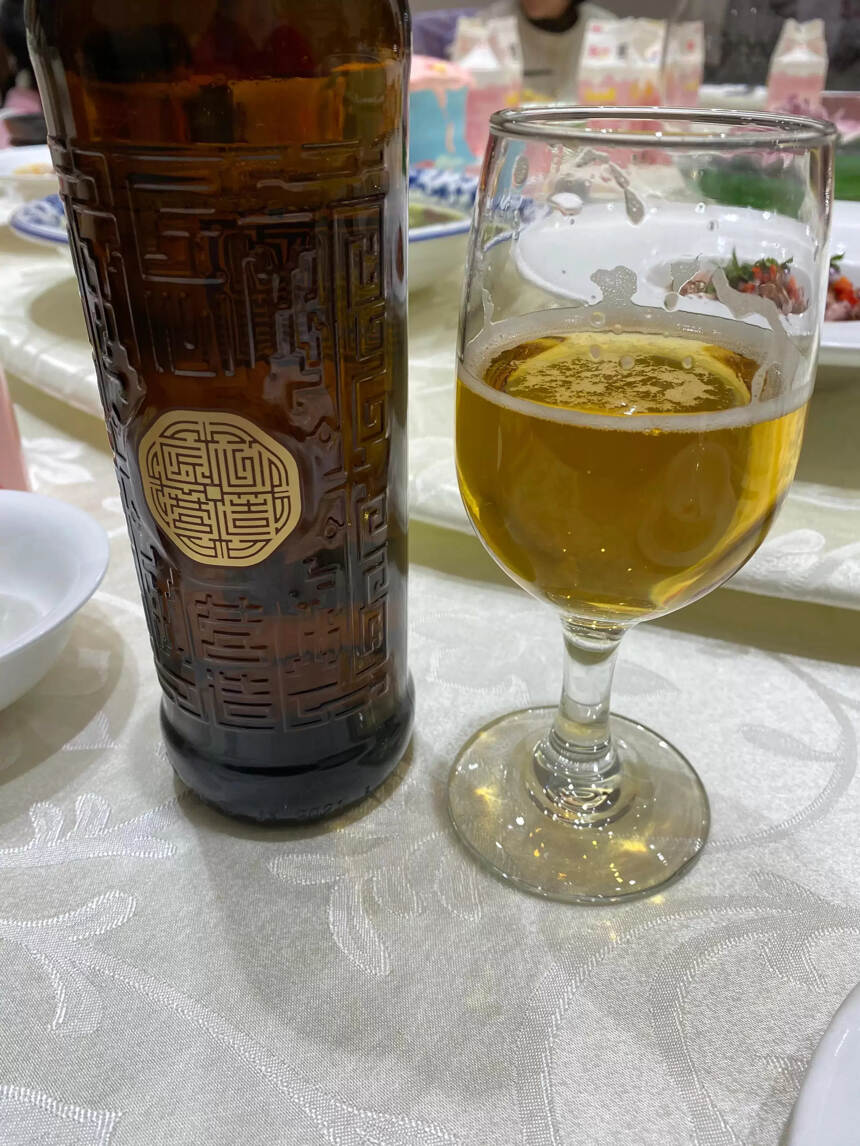 雪花啤酒新品匠心營造好喝嗎（品嘗分享）