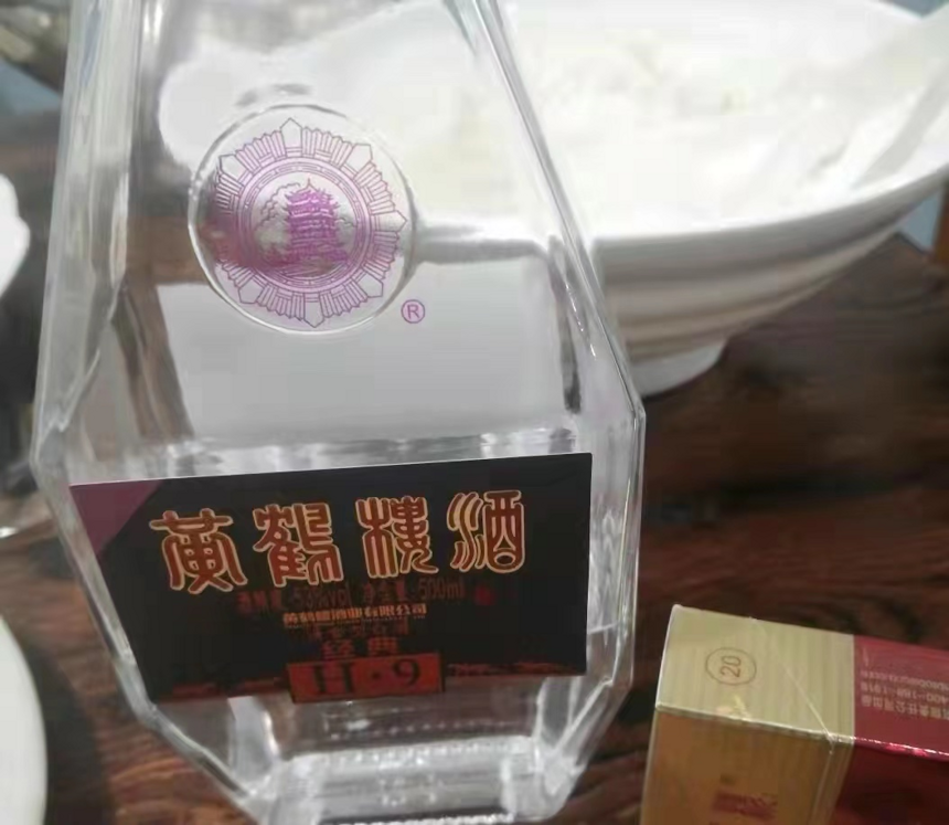 國內5款平價“光瓶酒”，酒質好，行家經常買，且都是純糧釀造