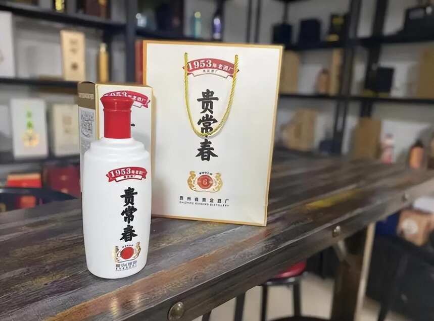 今天才發現，香精勾兌酒的“記號”這么明顯，你家酒瓶上有嗎？