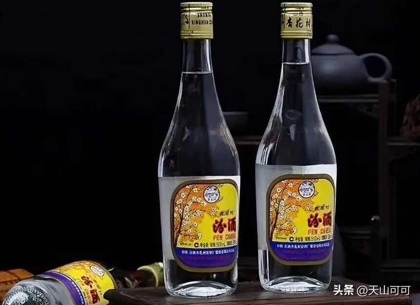 中國3大“裸瓶白酒”，堅決不加1滴香精，100%純糧釀，可惜賣不動