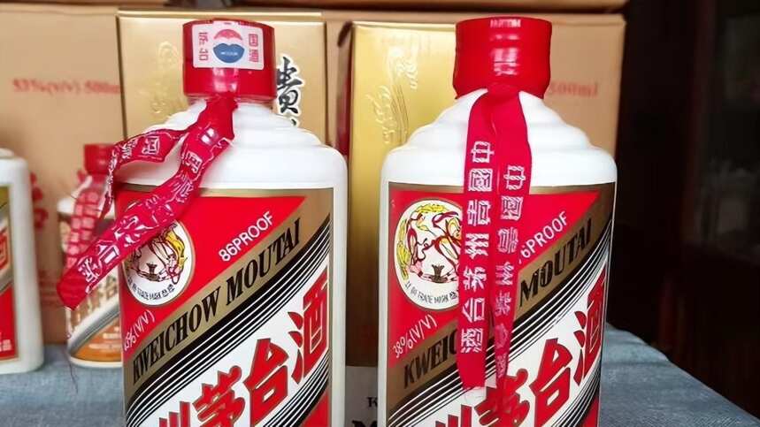 茅臺自帶的2只“小杯子”，只是方便我們飲酒的嗎？半數人搞錯了