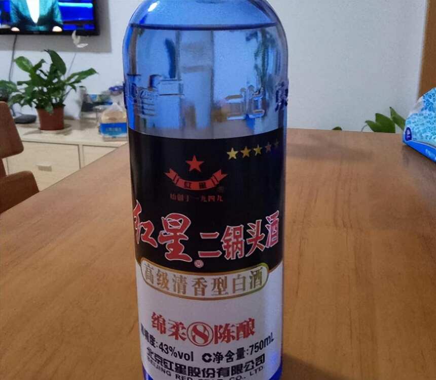 國內4大“光瓶酒”，好喝不貴，輝煌時萬人追捧，今卻在超市積灰