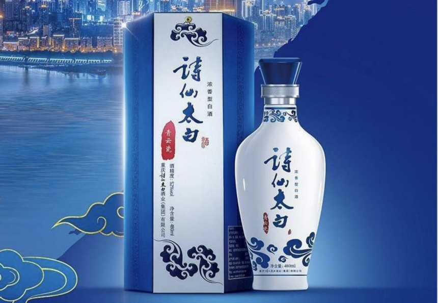 成都五旬酒友曬“酒柜”，本意想炫耀，沒想到沒一瓶酒是真的