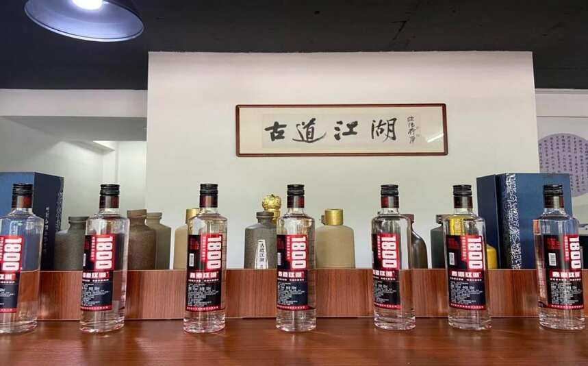 四川這一酒水品牌尷尬了，在北方遭人冷落，南方人卻用來送領導