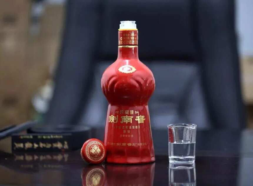 中國白酒千千萬，送禮應該選什么酒？