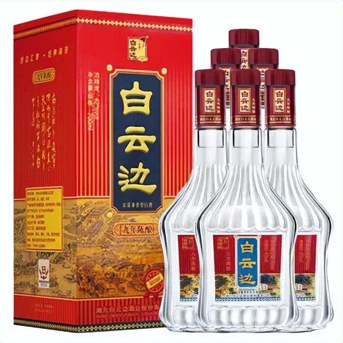 中秋去做客，送長輩什么白酒能深得人心？這4款酒不貴但有面子