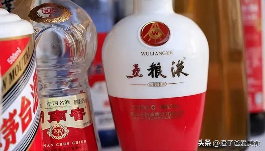 路邊煙酒店能賺錢嗎？一天到晚沒顧客還倒閉不了？老板：暗藏玄機