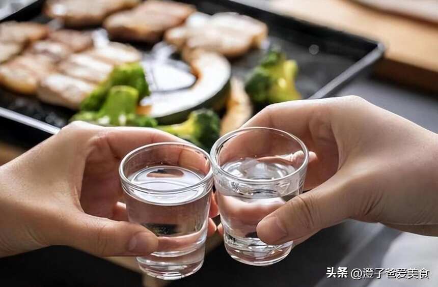 江蘇飲酒“怪象”，當地人都夸洋河酒好，常喝的卻是這3款光瓶酒