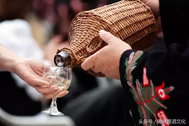 低度酒是不是高度酒兌水？