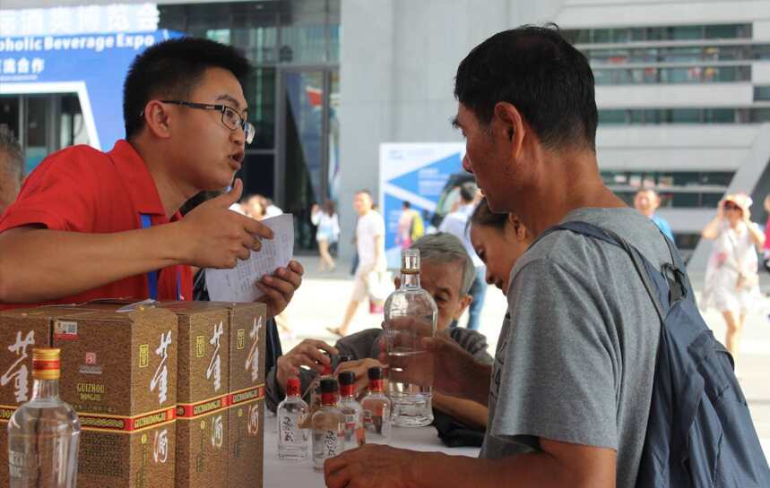 貴州白酒中的名門貴族，本地人都不愛喝，外地酒友：這酒留味過重