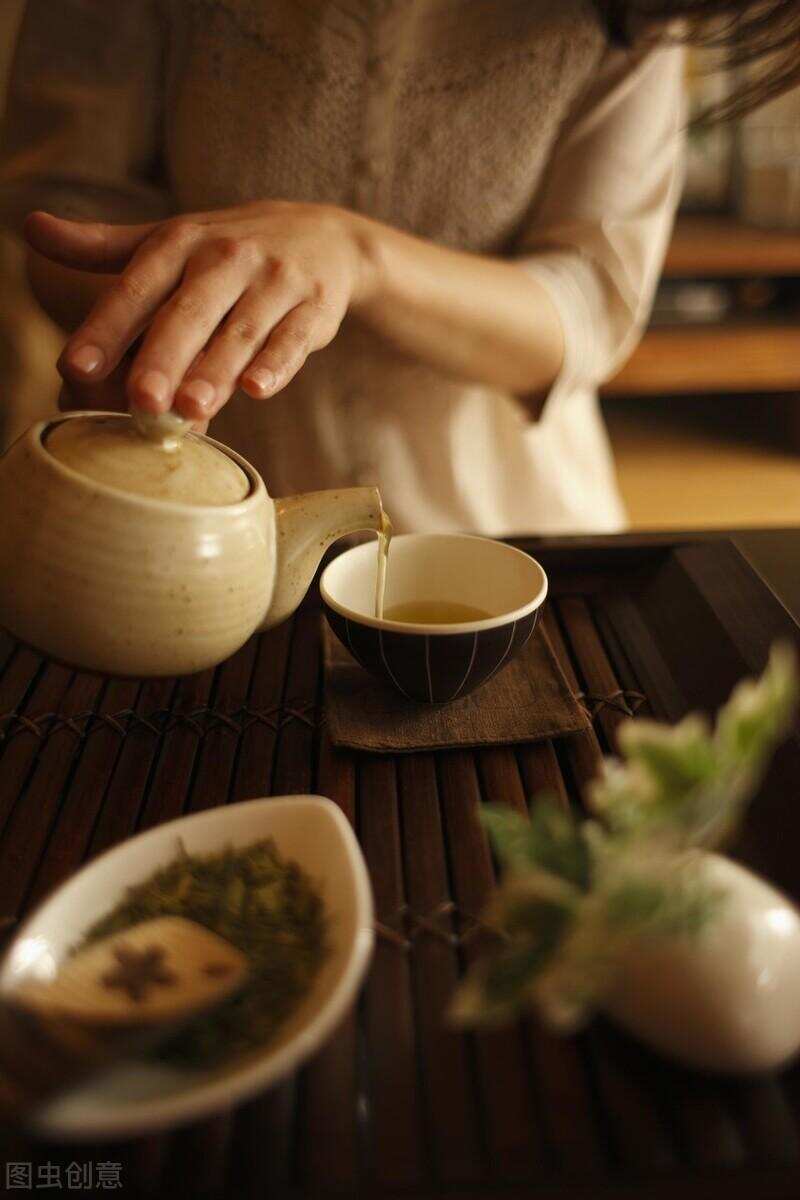 一則《酒·色》