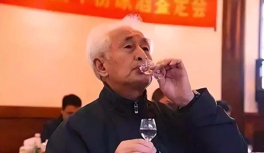 醬香型白酒中的新酒和老酒到底有啥差別？