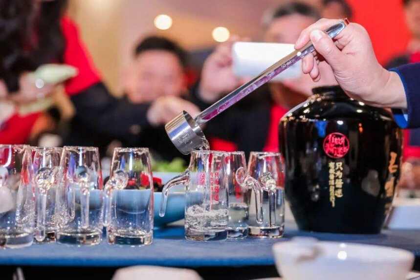 醬香型白酒中的新酒和老酒到底有啥差別？