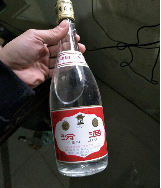 同為清香型白酒，汾酒二鍋頭江小白價格差別卻很大，原因很現實