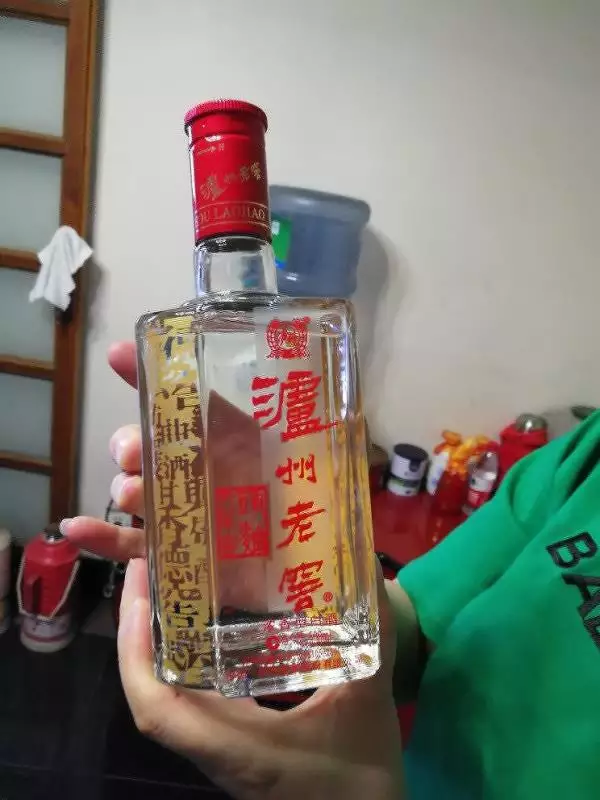 月薪3000還想喝品牌酒？試試3款，大廠嫡系，價格實惠還是純糧酒