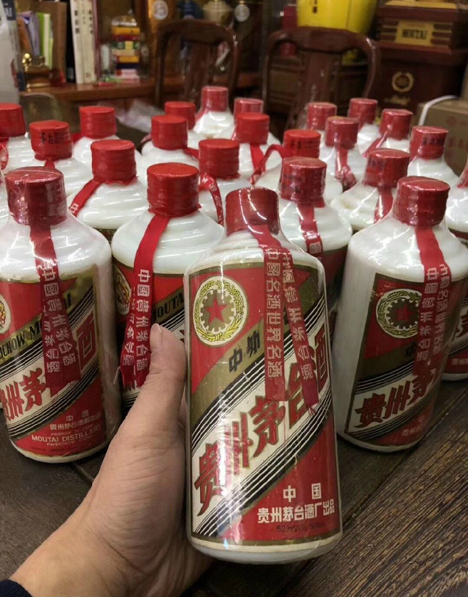 在家藏酒自己喝，最好懂得這4點，要不然好酒可能也會被糟蹋