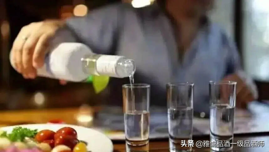 我不是戒不了酒，而是我戒不了朋友