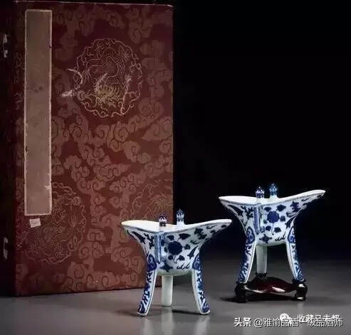 中國風酒器，酒不醉人人自醉