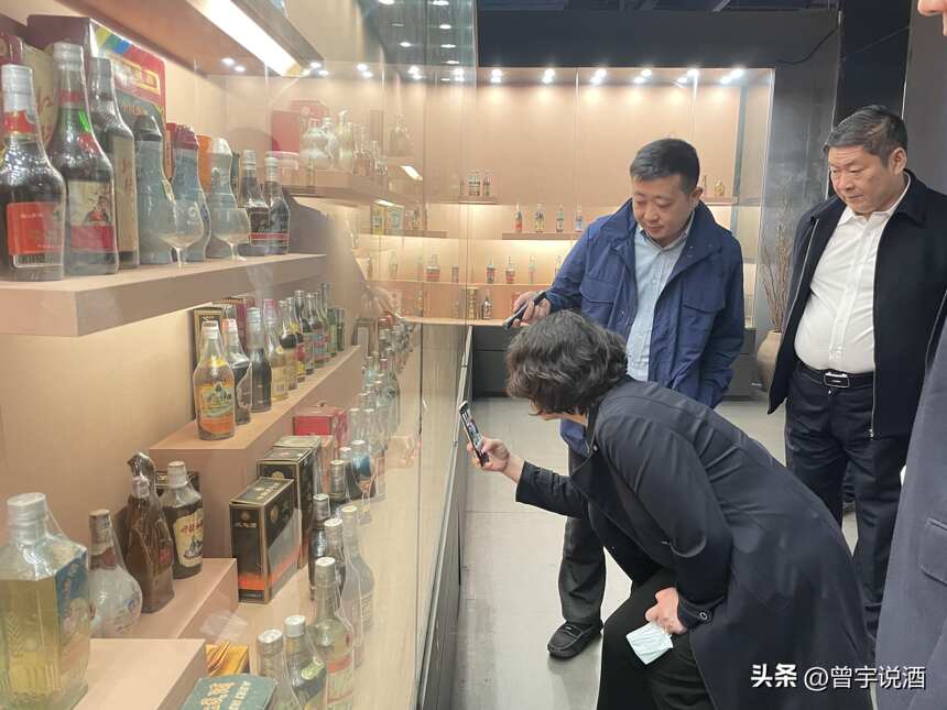 洋河股份總裁助理宋志敏一行蒞臨曾品堂