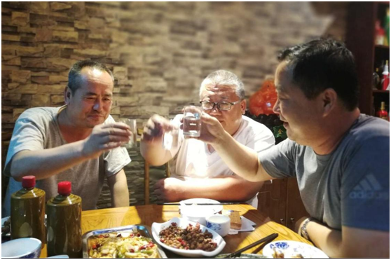 河南50歲老酒鬼的下酒菜，在朋友圈火了，網友：沒這倆酒可不行