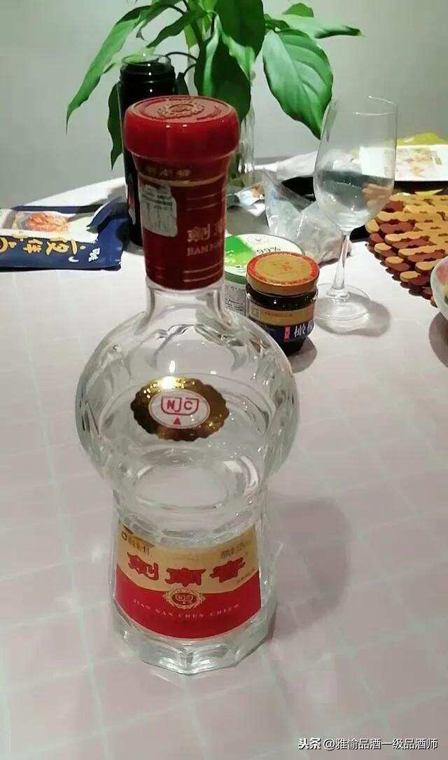 買400元價位的白酒，行內人都知道3款，質量優口感好，花錢不吃虧